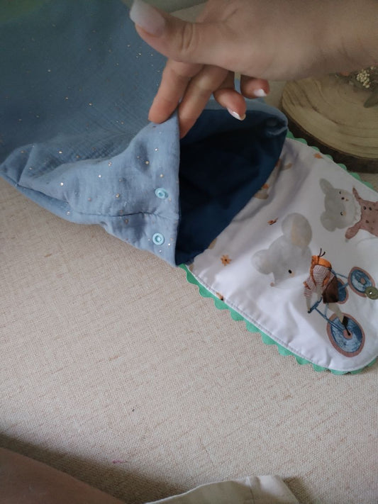 Mochila Azul e Verde com Ratinhos - Meu Pé de Maçã