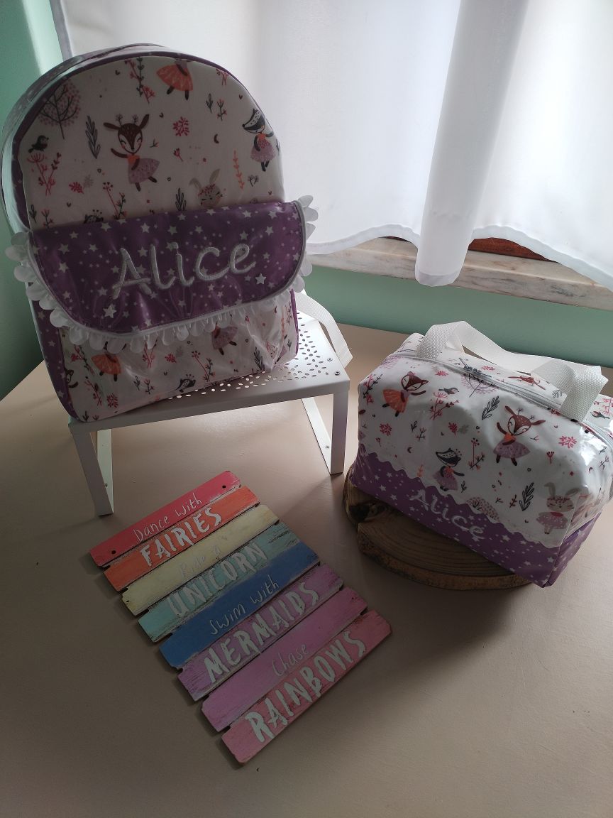 Mochila plastificada personalizada - Meu Pé de Maçã