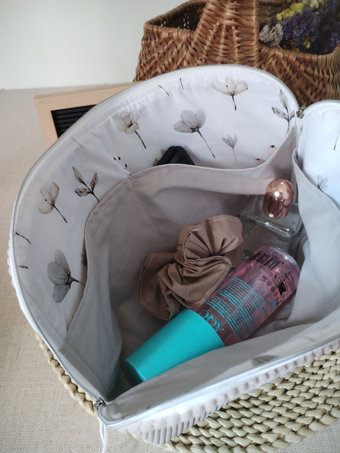 Necessaire de Viagem para Mães – Elegância e Praticidade no Seu Ritmo - Cinza - Meu Pé de Maçã
