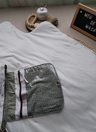 Conjunto Bolsa para fraldas e toalhitas e Muda Fraldas - Animais nos Carrinhos - Meu Pé de Maçã