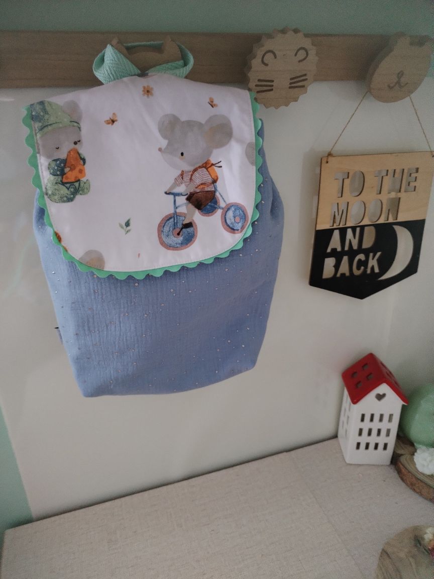 Mochila Azul e Verde com Ratinhos - Meu Pé de Maçã