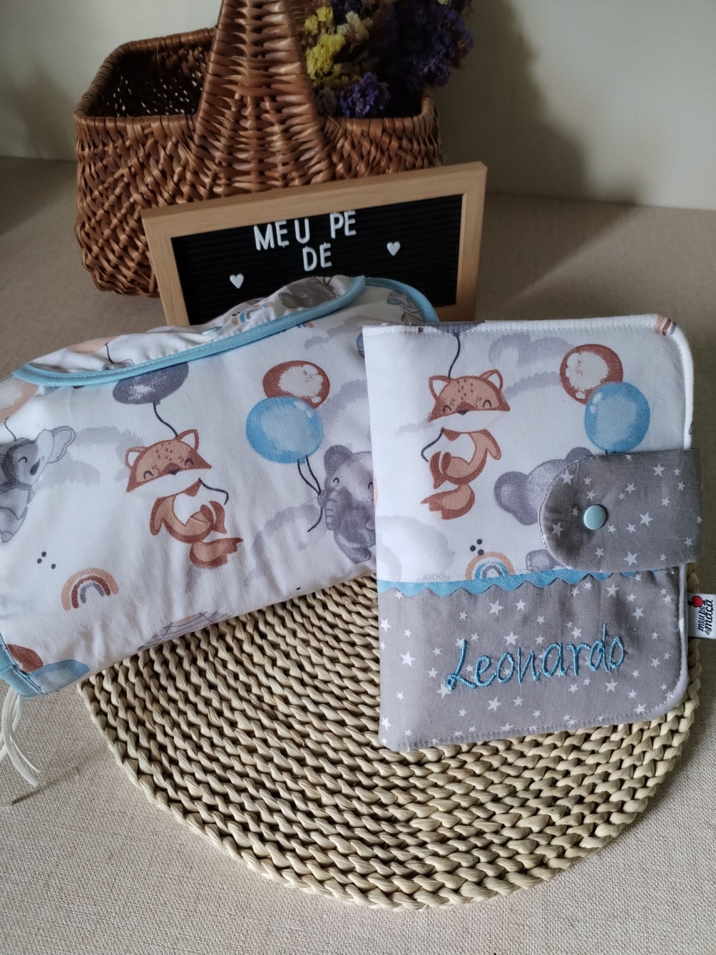 Pack Essenciais de Passeio - Bolsa tudo em um e Porta Documentos - Meu Pé de Maçã