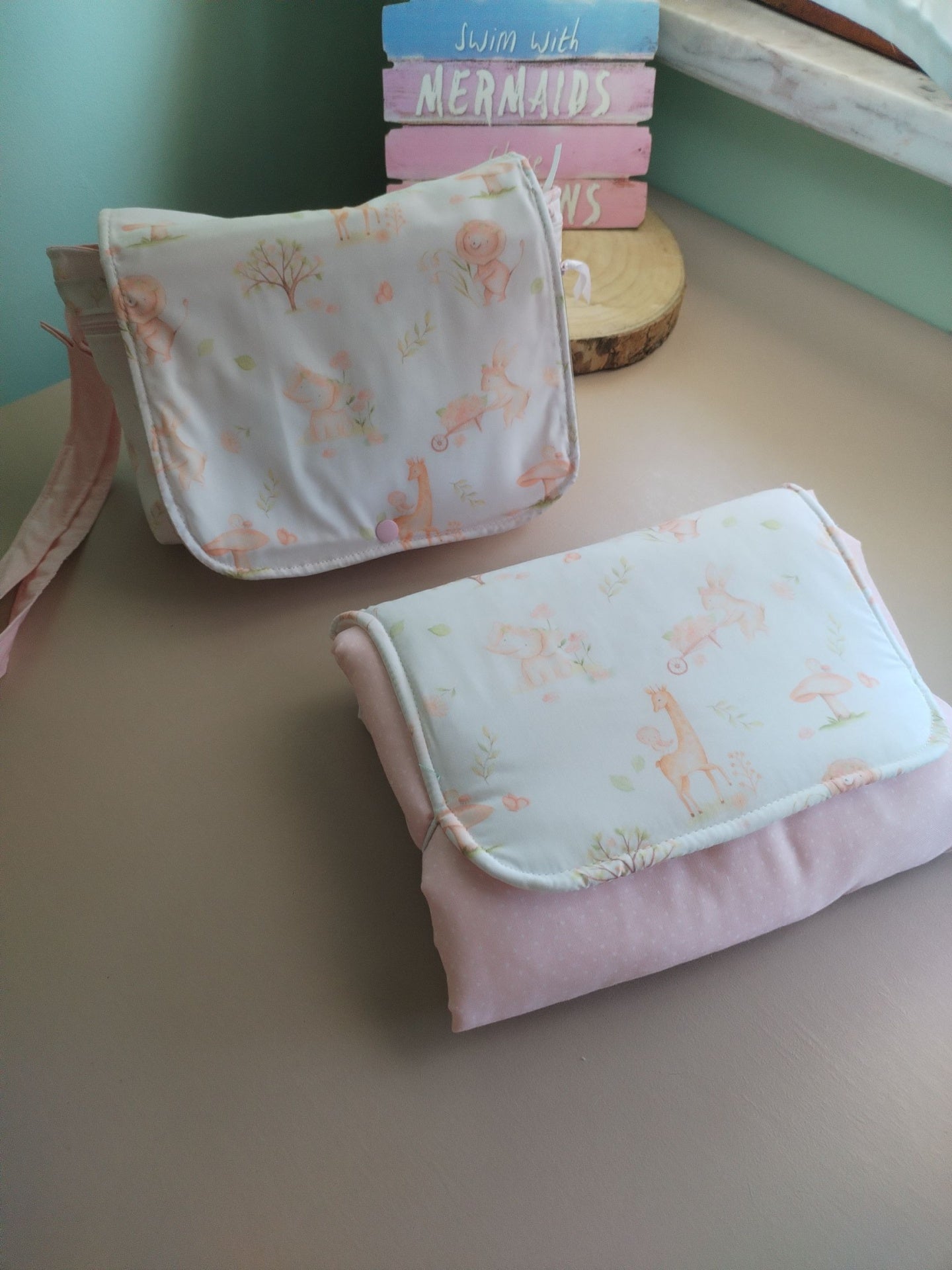 Pack Mudança Express - Bolsa Fraldas e Toalhitas e Muda Fraldas - Meu Pé de Maçã