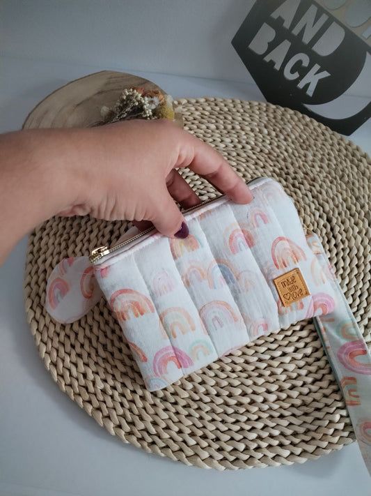 carteira pequena em musselina com arco-iris feito à mão