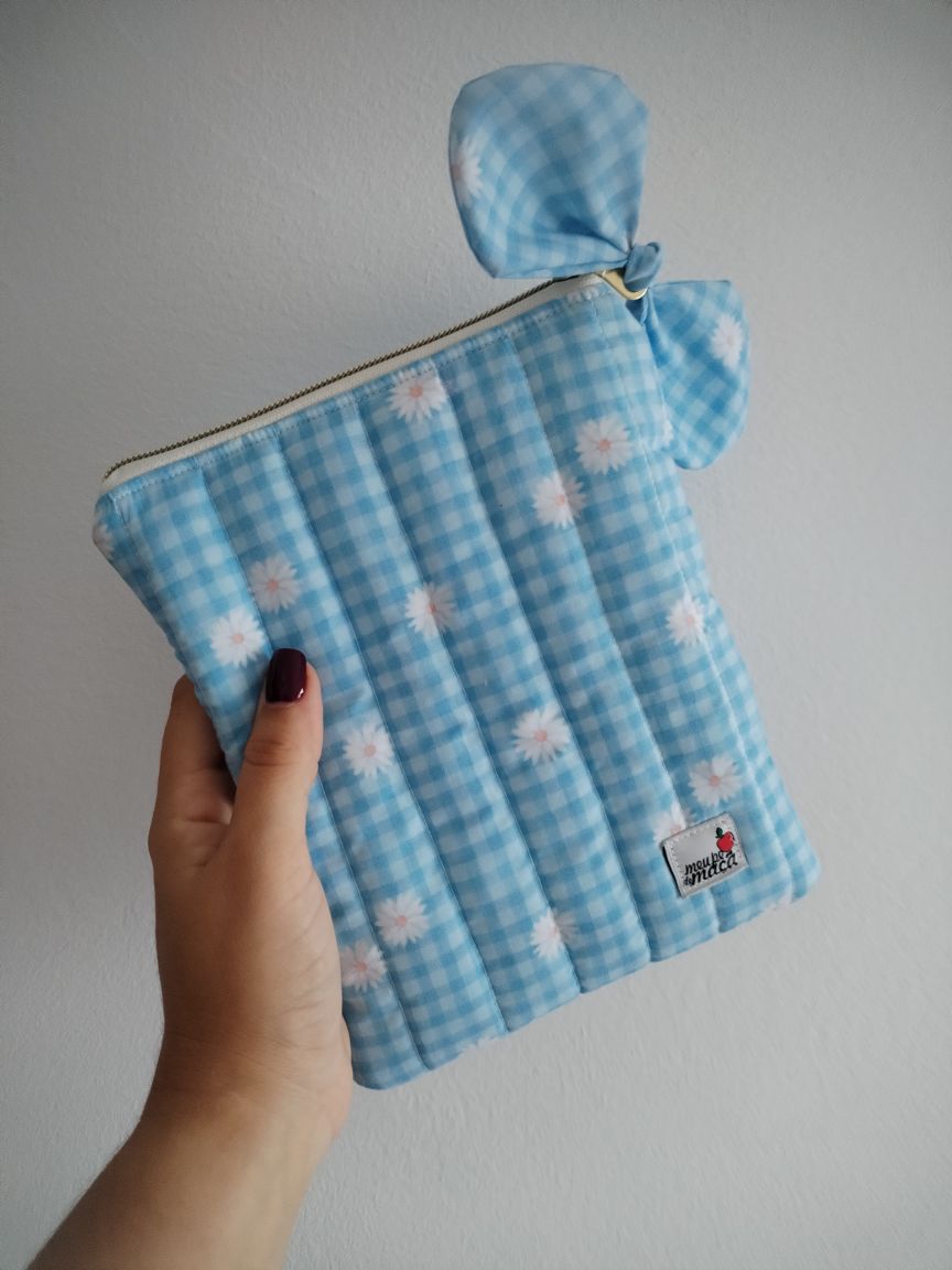 bolsa para kindle ou kobo feito à mão vichy azul com floral