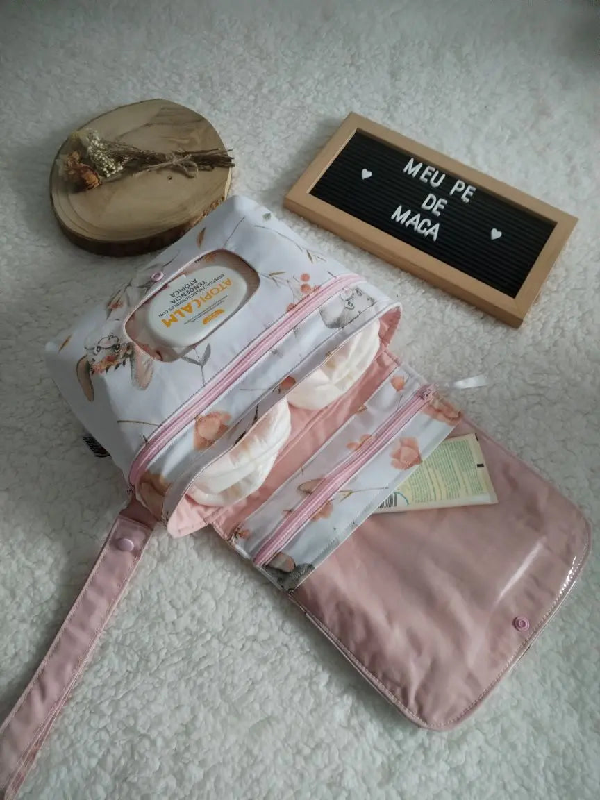 Atenção aos Detalhes - Bolsa para Fraldas e Toalhitas - Escolha o tecido Meu Pé de Maçã