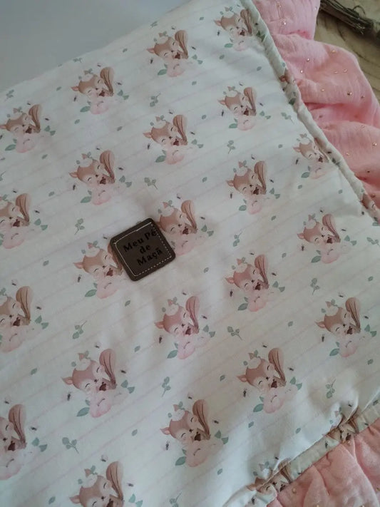 Mantinha Meia-Estação Esquilinhos com Musselina Rosa Meu Pé de Maçã