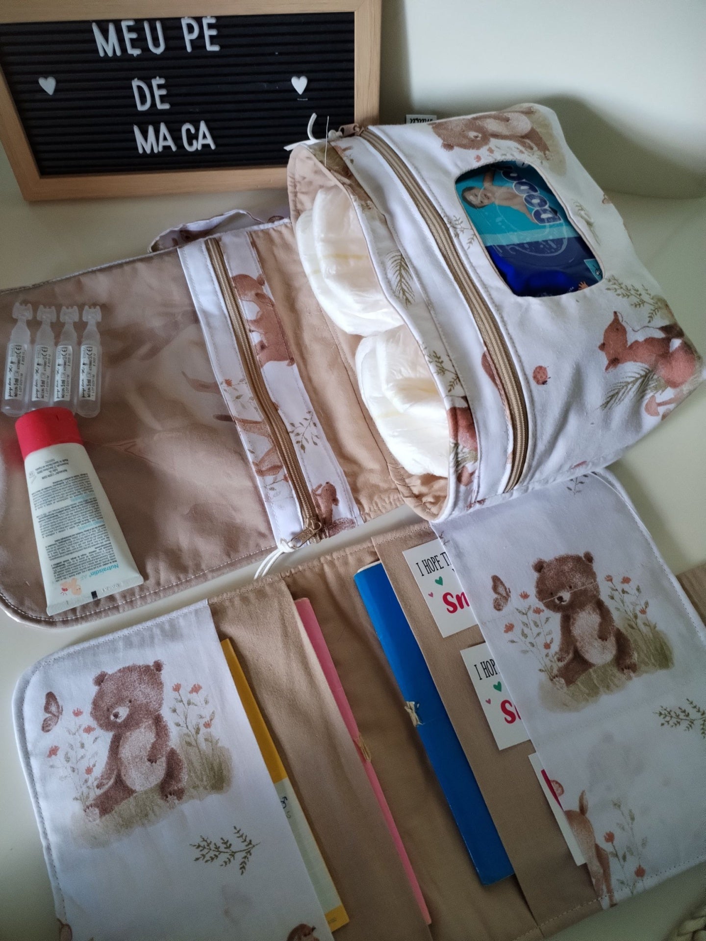 Pack Organiza e Vai - Bolsa para fraldas e toalhitas e Porta Documentos - Meu Pé de Maçã
