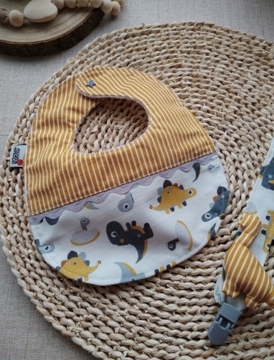 Conjunto Babete e Fita prende chupeta - Meu Pé de Maçã