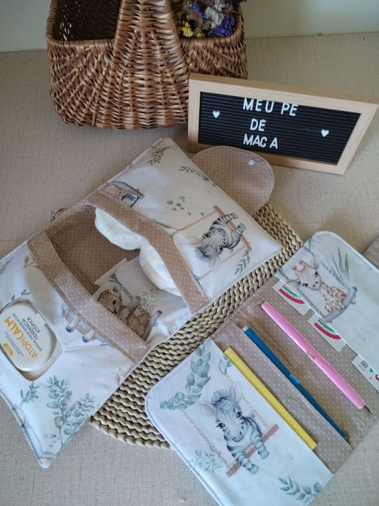 Conjunto Muda-Fraldas + Porta Documentos + Bolsa 3 em 1 - Meu Pé de Maçã