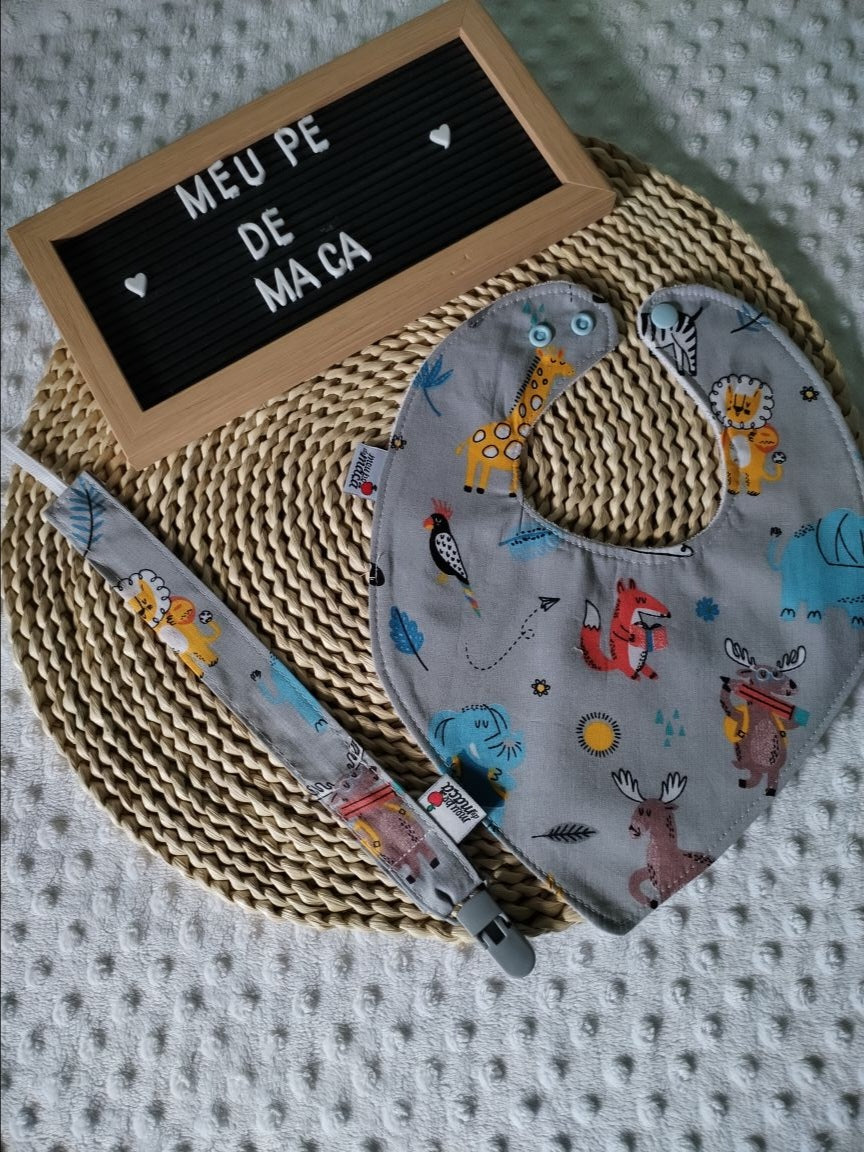 Conjunto Babete Bandana e Fita da Chupeta – Algodão Oeko-Tex®, Feito em Portugal - Animais da Savana - Meu Pé de Maçã