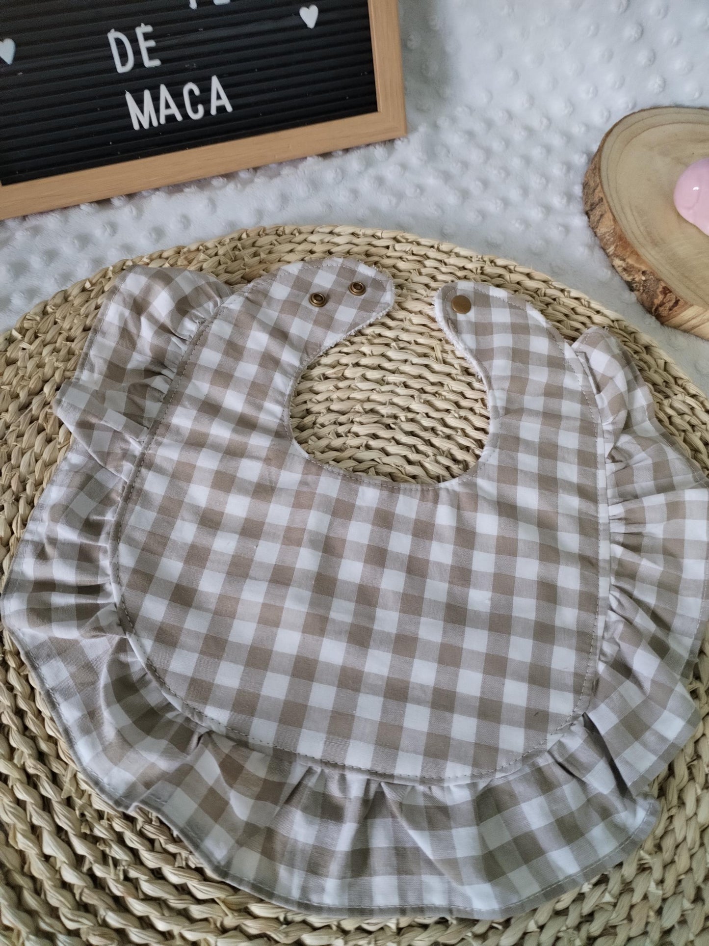Conjunto Babete e Fita da chucha - Vichy bege - Meu Pé de Maçã