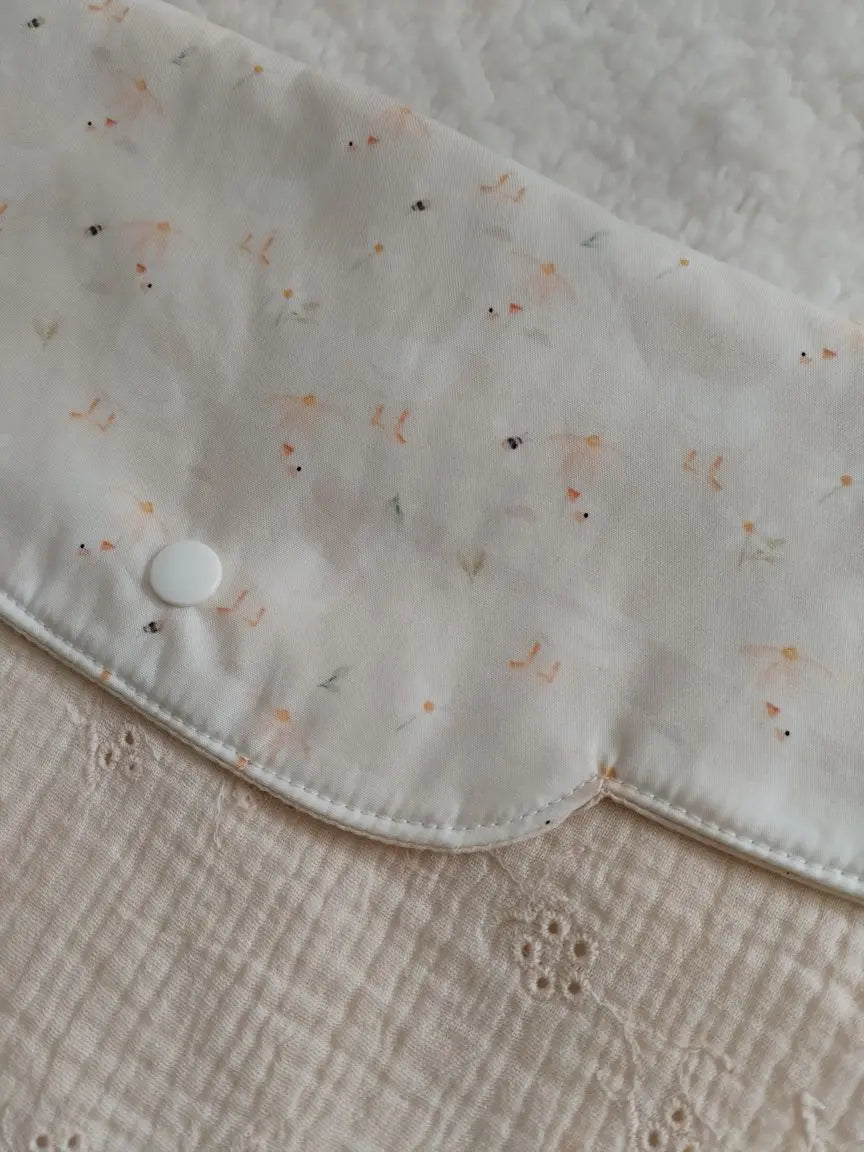 Bolsa Envelope - Primeira Roupinha - Patinhas - Meu Pé de Maçã