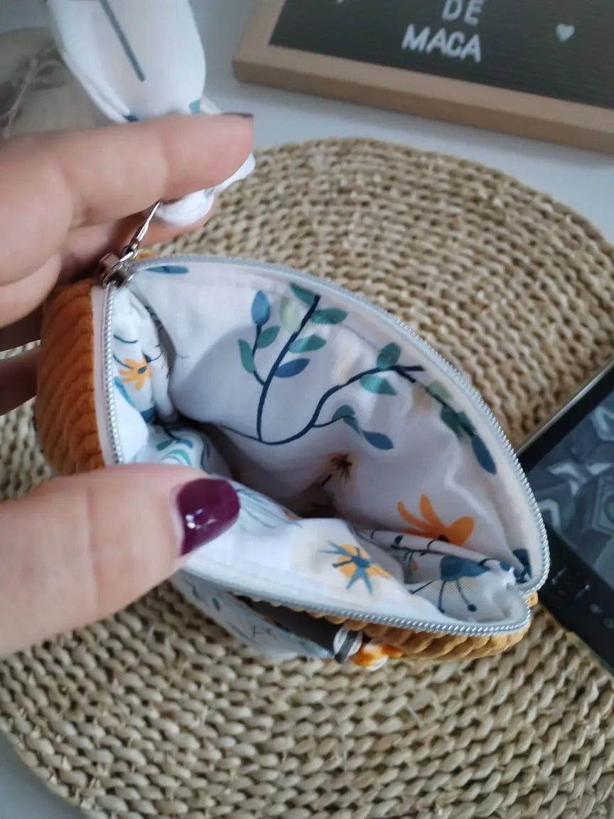 Bolsa acolchoada para e-reader (Kindle, Kobo e outros) - Amarela - Meu Pé de Maçã