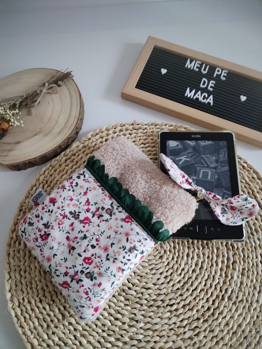 Bolsa acolchoada para e-reader (Kindle, Kobo e outros) - Teddy Bege - Meu Pé de Maçã