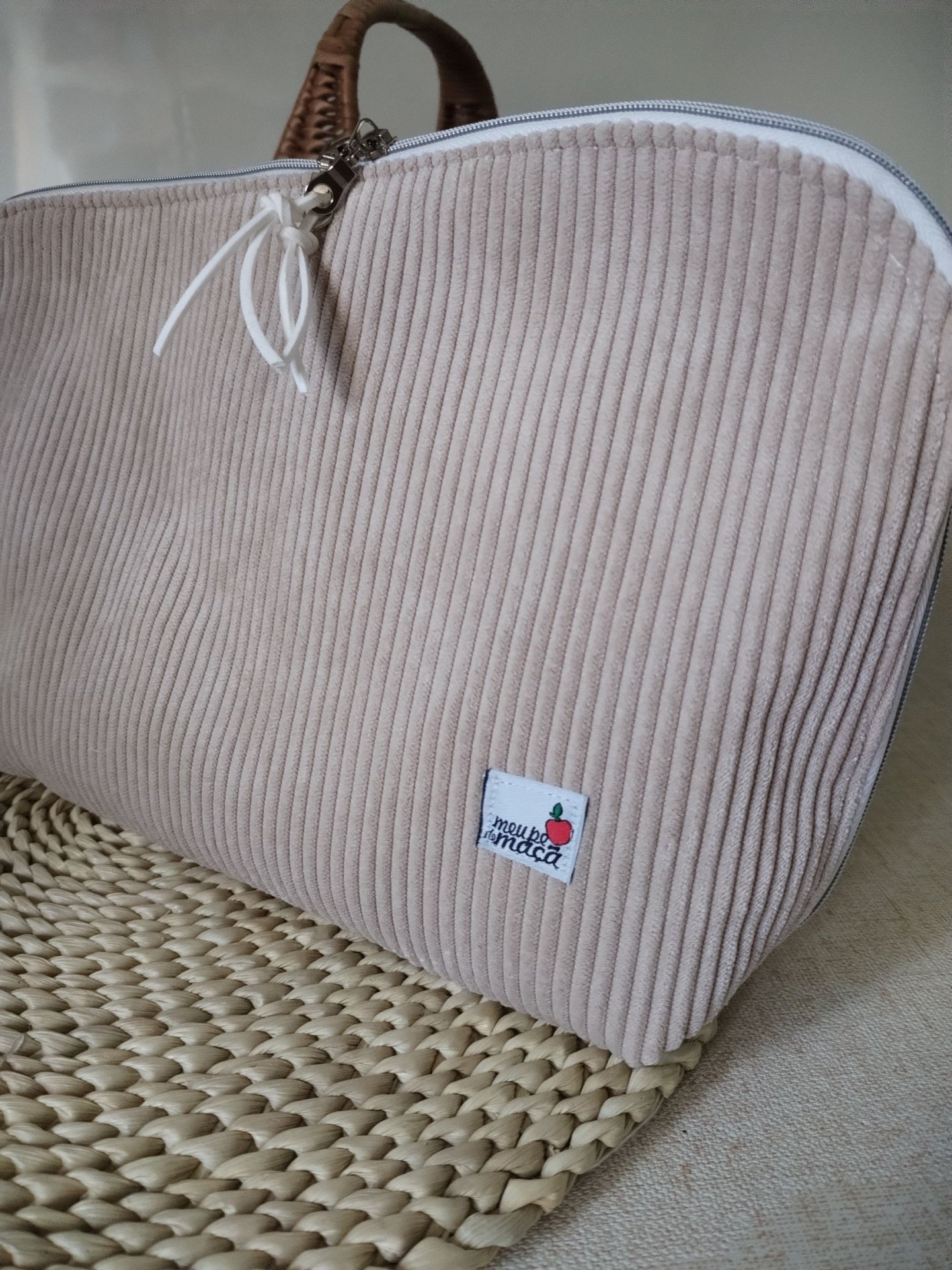 Necessaire de Viagem para Mães – Elegância e Praticidade no Seu Ritmo - Cinza - Meu Pé de Maçã