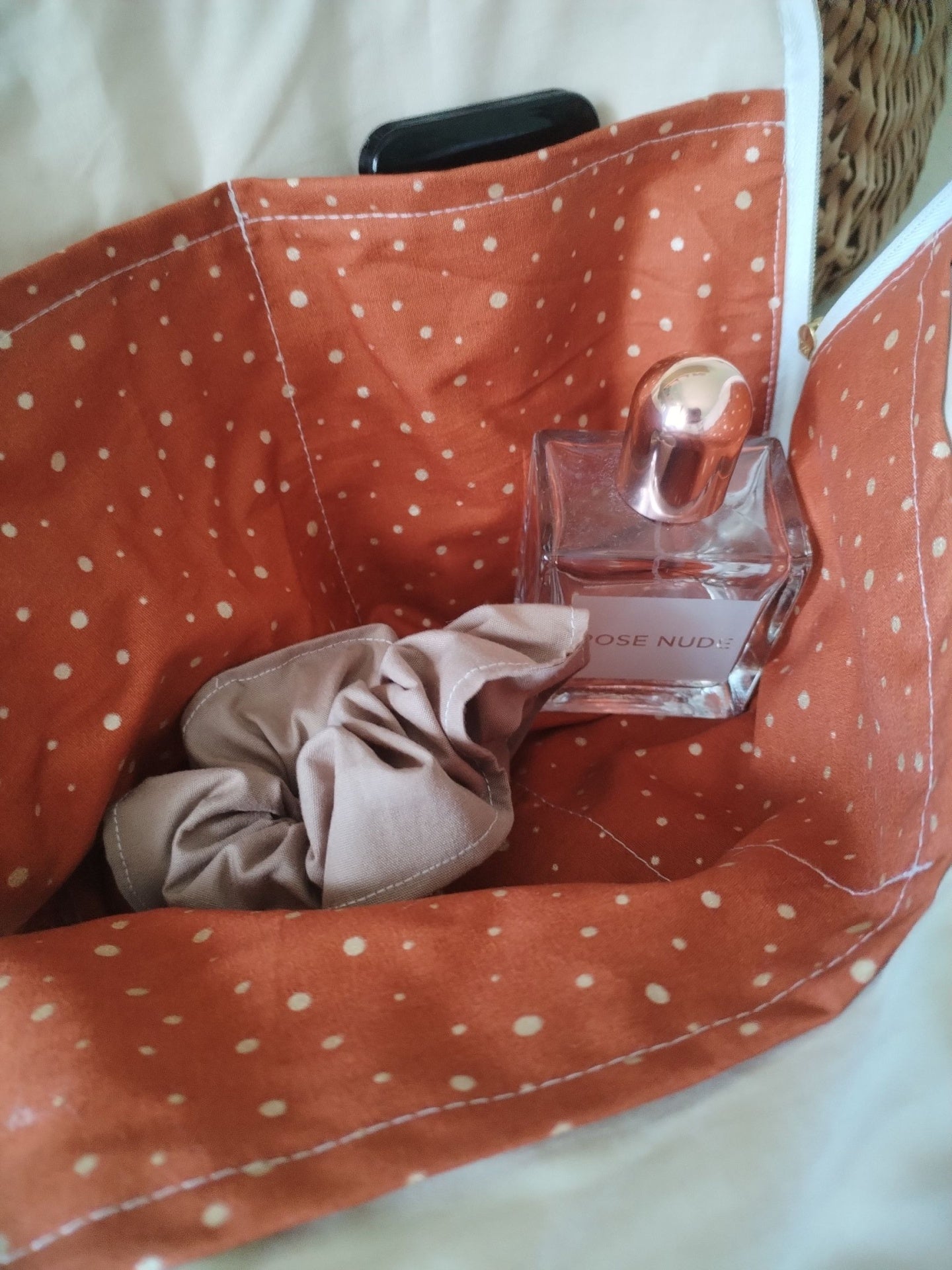 Necessaire de Viagem – Elegância e Praticidade no Seu Ritmo - Floral Camel - Meu Pé de Maçã