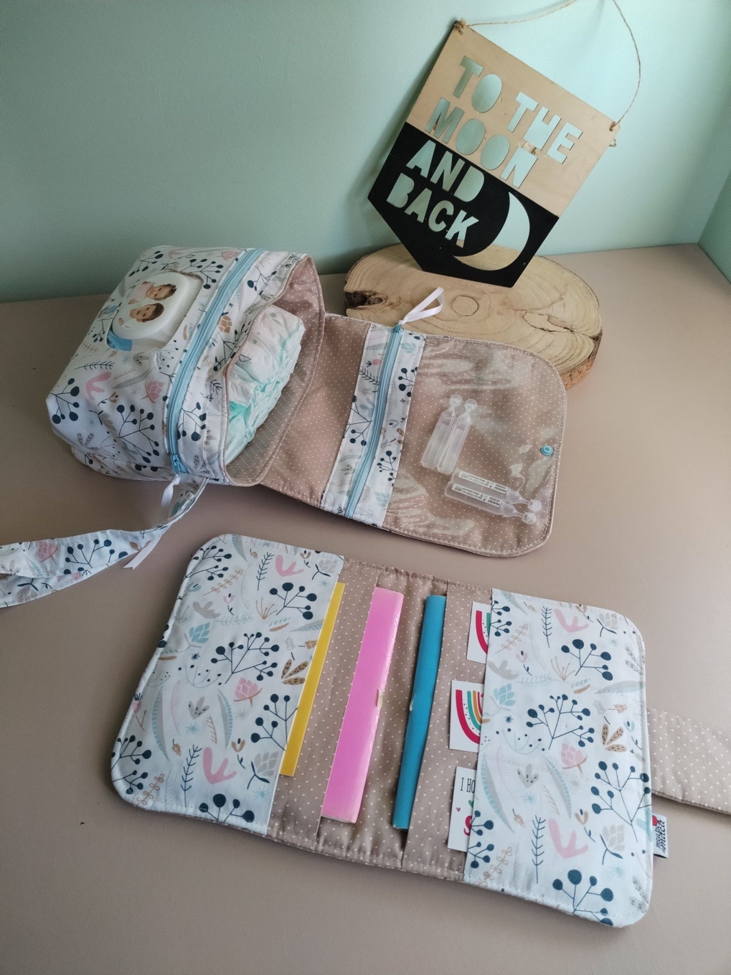 Pack Organiza e Vai - Bolsa para fraldas e toalhitas e Porta Documentos - Meu Pé de Maçã