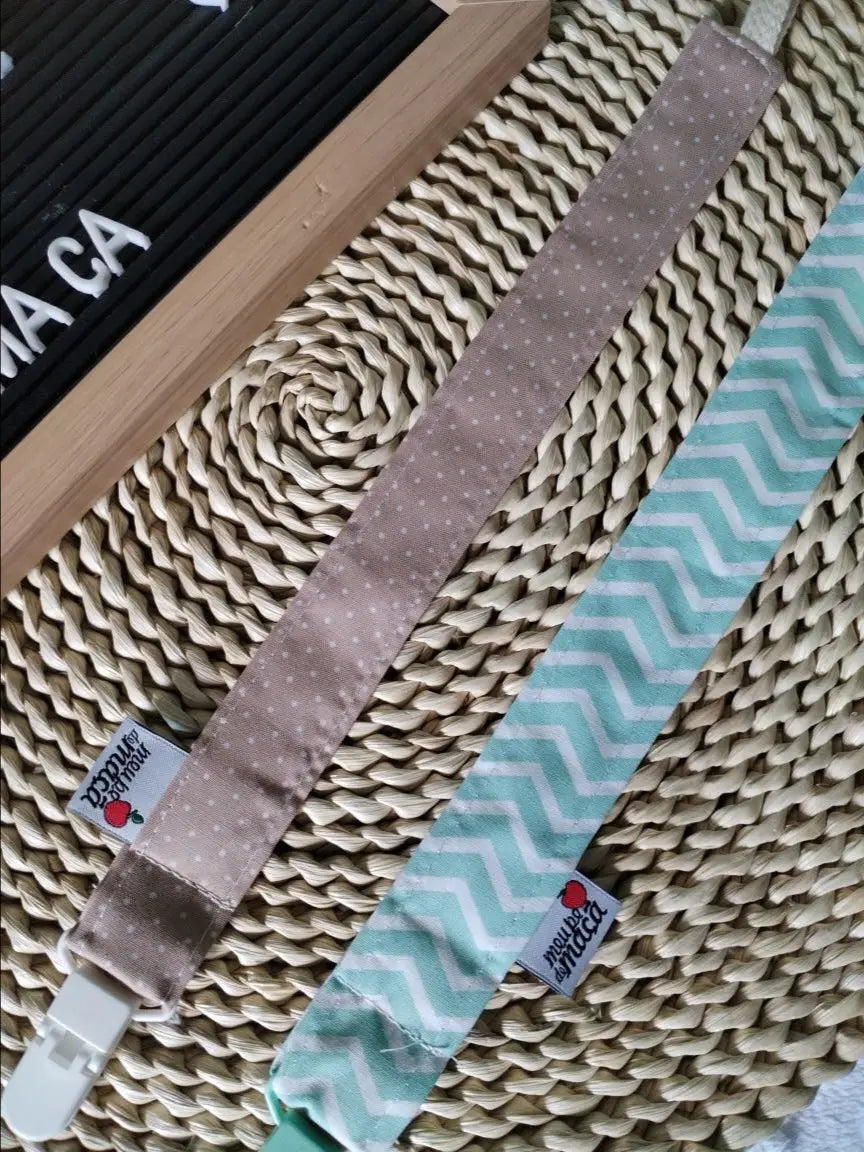 Conjunto 2 Fitas Prende Chupeta - Verde Água e Bege - Meu Pé de Maçã