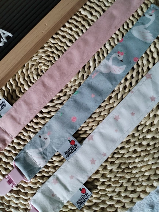 Conjunto 3 Fitas Prende Chupeta - Rosa, branco e cinza - Meu Pé de Maçã