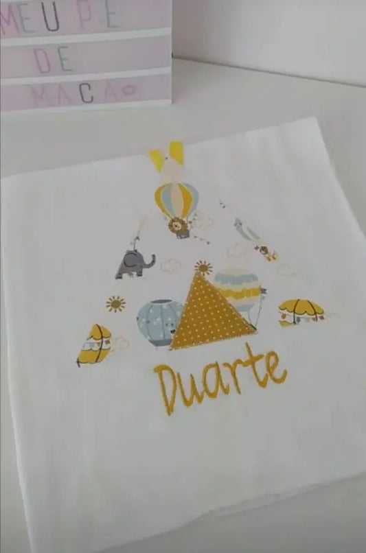 Fralda Personalizada Tenda - Meu Pé de Maçã