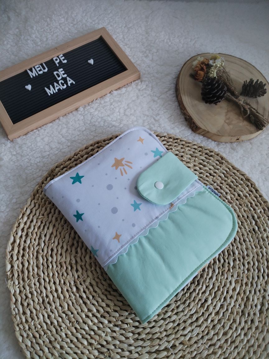 Porta Documentos do Bebé - Estrelas Verde Água - Meu Pé de Maçã