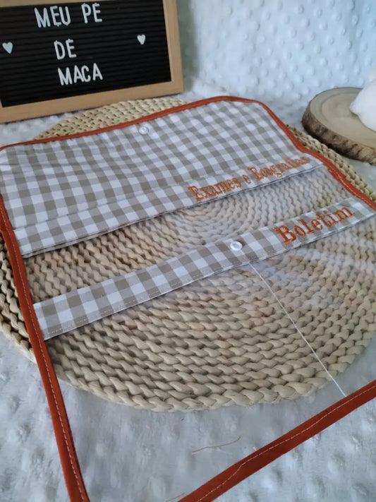 Bolsa para Documentos da Gravidez – Feita à Mão com Carinho - Vichy Bege - Meu Pé de Maçã