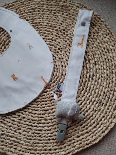 Conjunto Babete e Fita prende chupeta - Meu Pé de Maçã