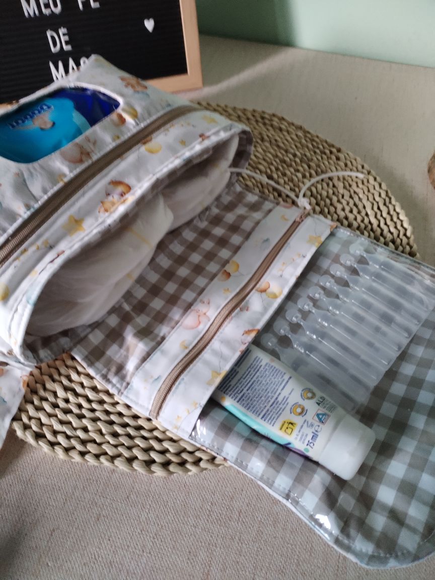 Bolsa para Fraldas e Toalhitas - Animais com Vichy bege - Meu Pé de Maçã