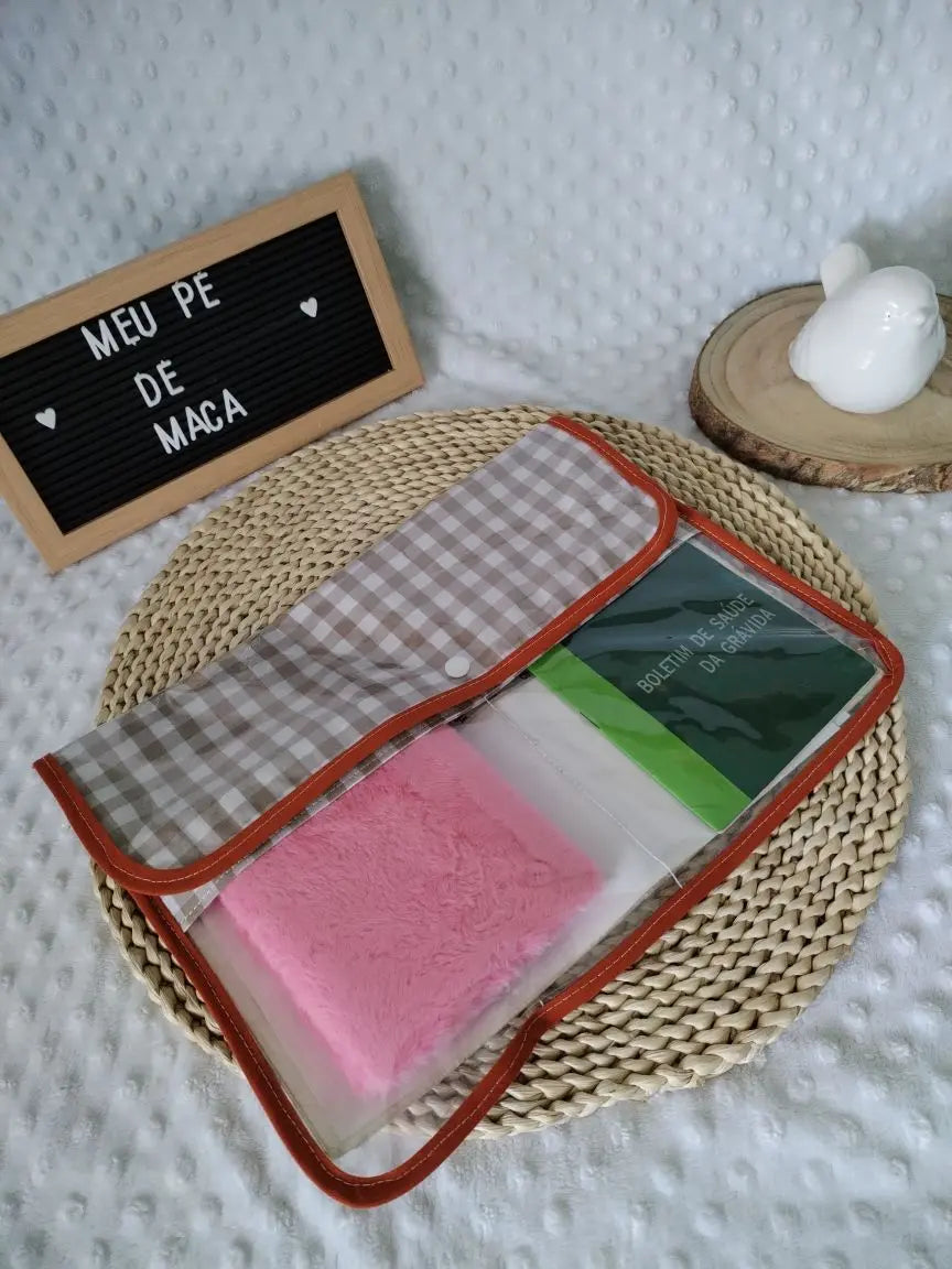 Bolsa para Documentos da Gravidez – Feita à Mão com Carinho - Vichy Bege - Meu Pé de Maçã