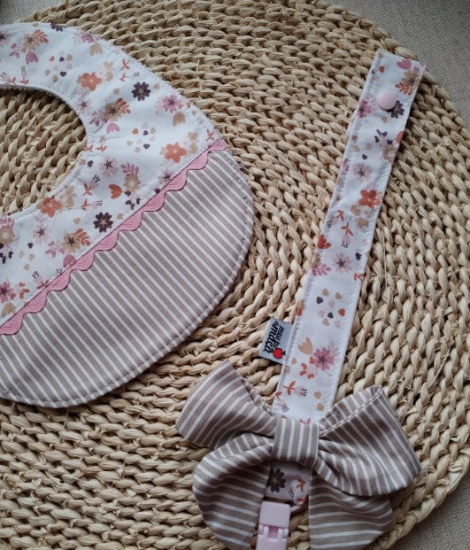 Conjunto Babete e Fita prende chupeta - Meu Pé de Maçã