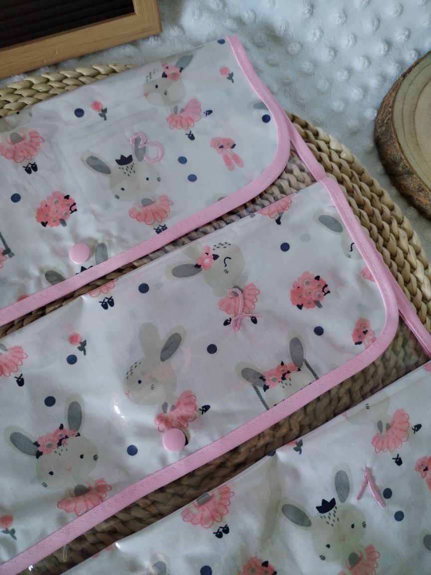 Conjunto 3 Saquinhos numerados para a roupa do bebé - Coelhinhas - Meu Pé de Maçã