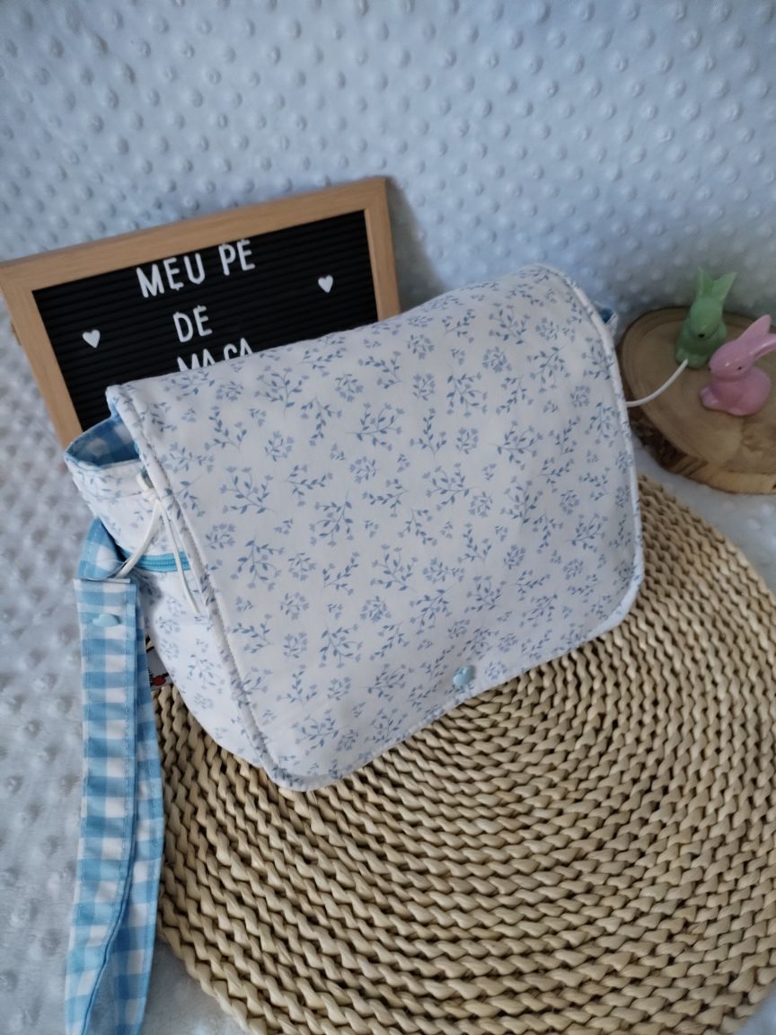 Bolsa Fraldas e Toalhitas - Floral e Vichy Azul claro - Meu Pé de Maçã