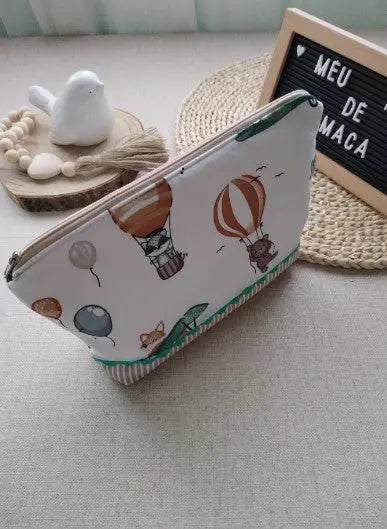Necessaire triangular Animais em Balões - Meu Pé de Maçã