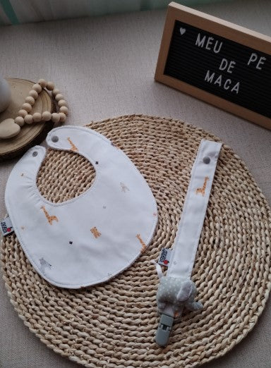 Conjunto Babete e Fita prende chupeta - Meu Pé de Maçã