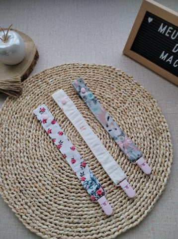 conjunto fita prende chupeta personalizada floral e veados feito à mão