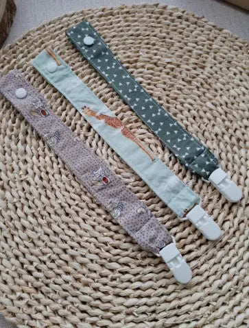 conjunto fita prende chupeta personalizada em tons terra