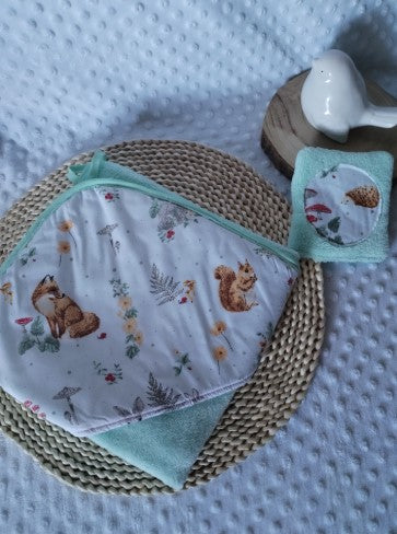 Toalha de Banho Bambu com Capuz para bebé - Raposas e Coelhinhos - Meu Pé de Maçã