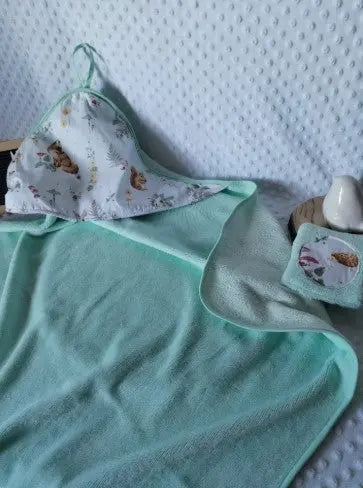 Toalha de Banho Bambu com Capuz para bebé - Raposas e Coelhinhos - Meu Pé de Maçã