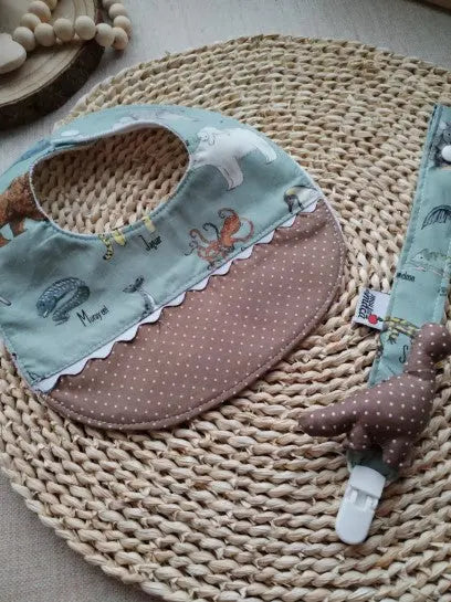 Conjunto Babete e Fita prende chupeta - Meu Pé de Maçã