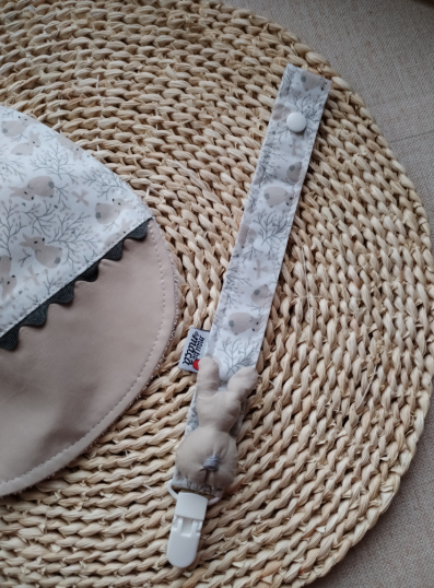 Conjunto Babete e Fita prende chupeta - Meu Pé de Maçã
