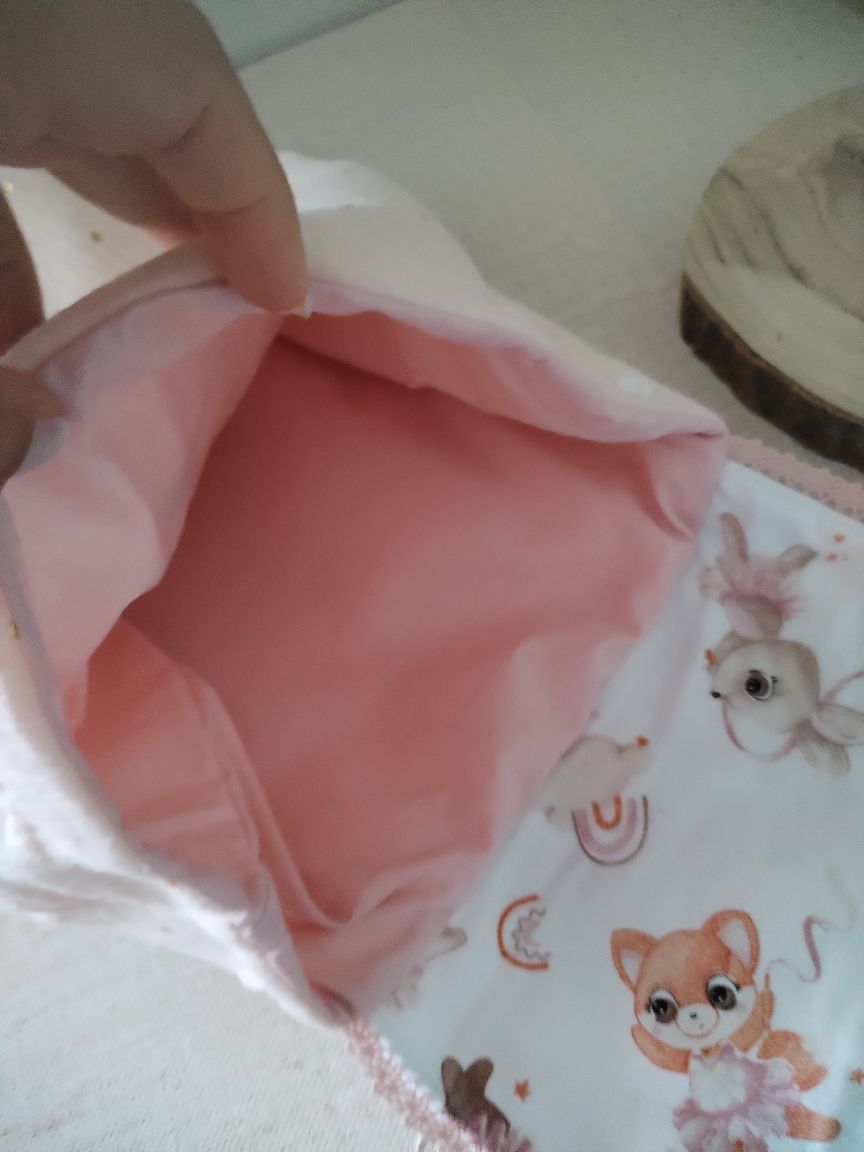 Mochila Infantil Personalizada em Algodão Oeko-Tex – Ideal para Creche e Jardim de Infância - Meu Pé de Maçã 