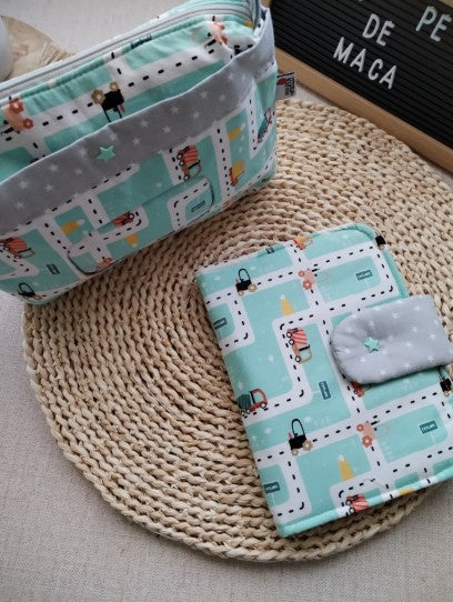 Conjunto Bolsa Organizadora e Porta Documentos Carrinhos - Meu Pé de Maçã 