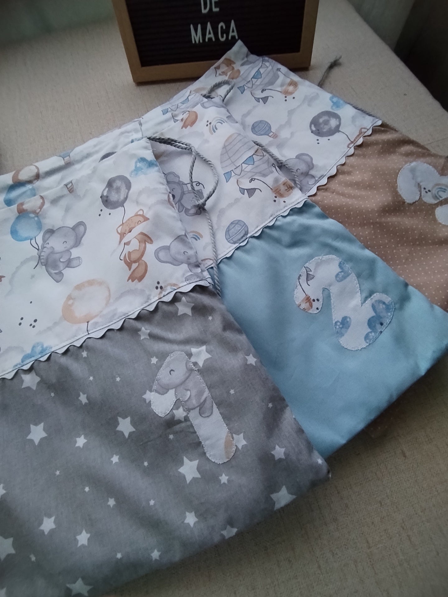Conjunto saquinhos para a roupa do bebé - Meu Pé de Maçã 