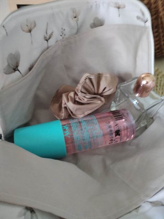 Necessaire de Viagem para Mães – Elegância e Praticidade no Seu Ritmo - Cinza - Meu Pé de Maçã 