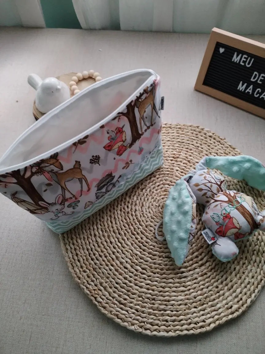 Pack Tudo no Lugar - Bolsa Fraldas e Toalhitas, Necessaire e Muda Fraldas Meu Pé de Maçã