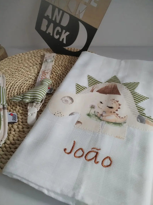 Fralda Personalizada Dinossauro Meu Pé de Maçã