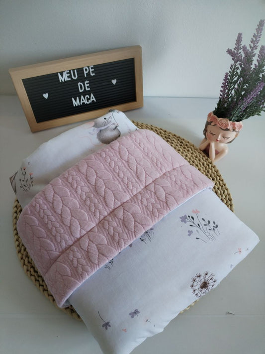 mantinha para bebé em tons rosa com ratinhas fofinhas