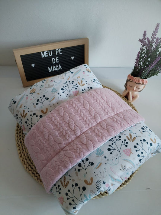 mantinha aconchegante floral em tons rosa
