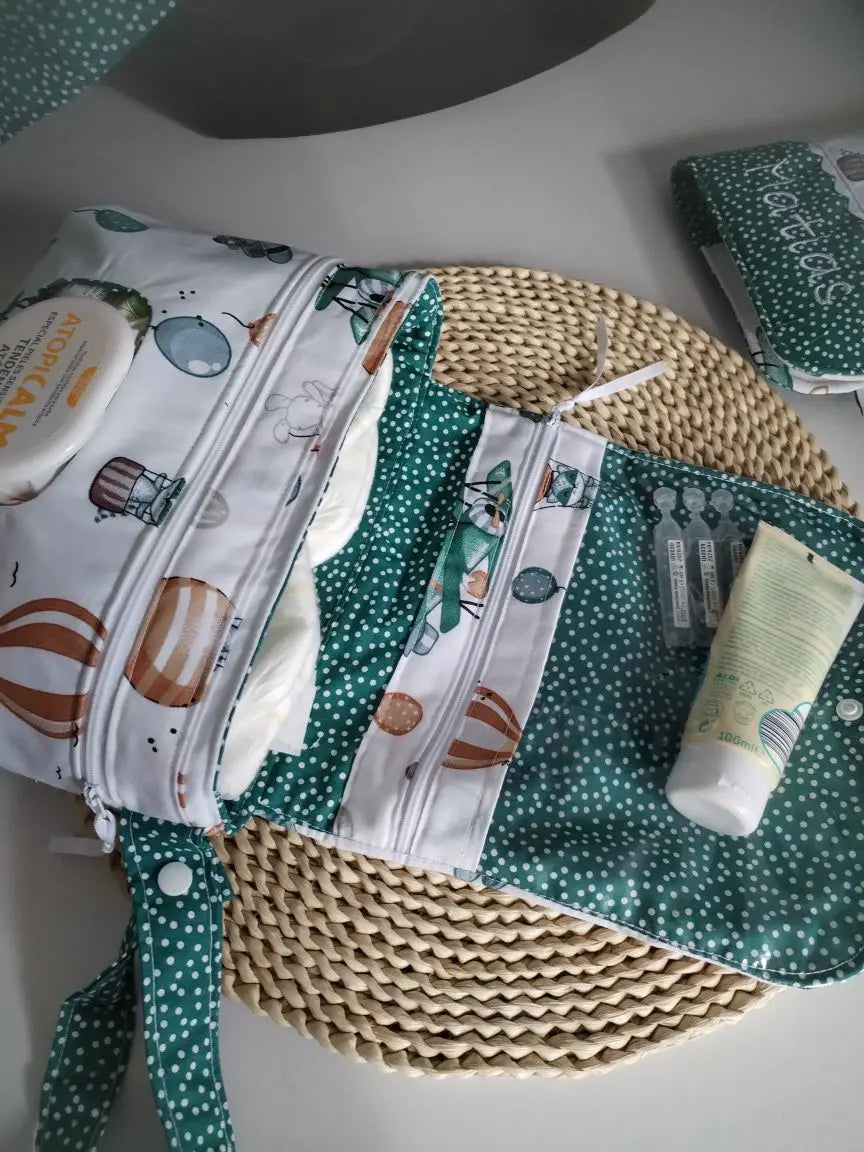Pack Organiza e Vai - Bolsa para fraldas e toalhitas e Porta Documentos Meu Pé de Maçã
